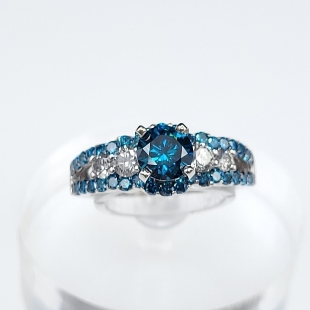 Blue Diamond Engagement Ring. - Picture 7 of 15